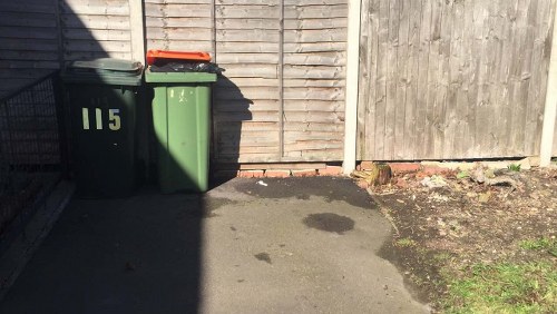 Professional furniture removal service in Hainault